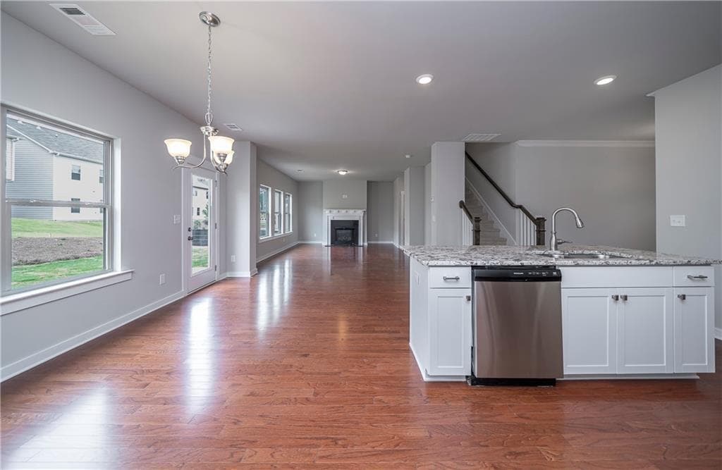 3 bedroom, 3 bathroom, 2,526 sq ft single family residence for sale at 1757 Weatherbrook Circle, Lawrenceville, GA 30043 — photo 5