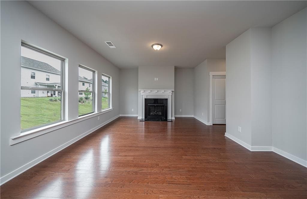 3 bedroom, 3 bathroom, 2,526 sq ft single family residence for sale at 1757 Weatherbrook Circle, Lawrenceville, GA 30043 — photo 9