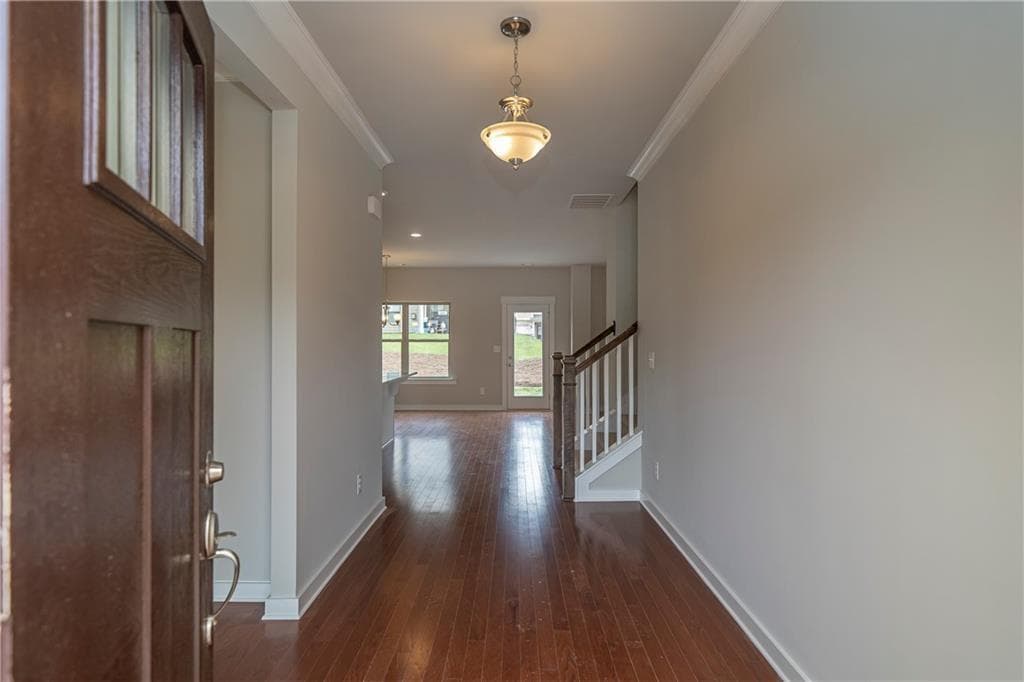 3 bedroom, 3 bathroom, 2,526 sq ft single family residence for sale at 1757 Weatherbrook Circle, Lawrenceville, GA 30043 — photo 3