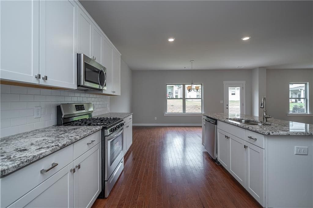 3 bedroom, 3 bathroom, 2,526 sq ft single family residence for sale at 1757 Weatherbrook Circle, Lawrenceville, GA 30043 — photo 4