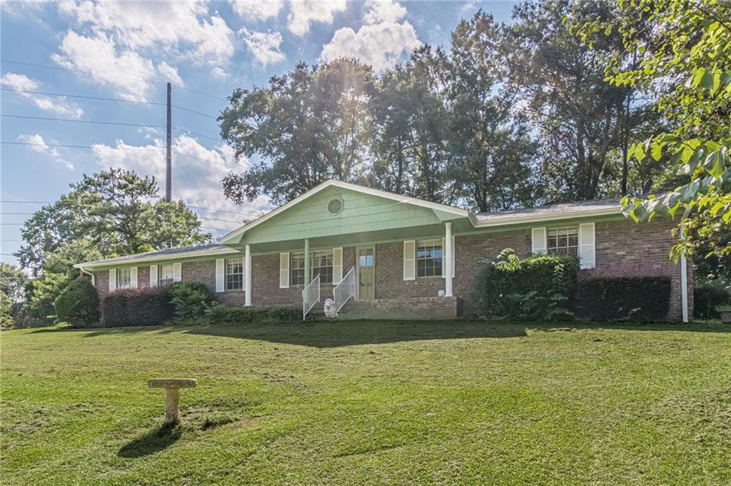 3 bedroom, 2 bathroom, 1,485 sq ft single family residence for sale at 15 Highlane Drive, Stockbridge, GA 30281 — photo 4