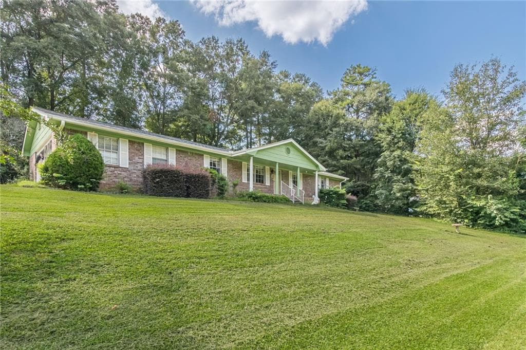 3 bedroom, 2 bathroom, 1,485 sq ft single family residence for sale at 15 Highlane Drive, Stockbridge, GA 30281 — photo 5