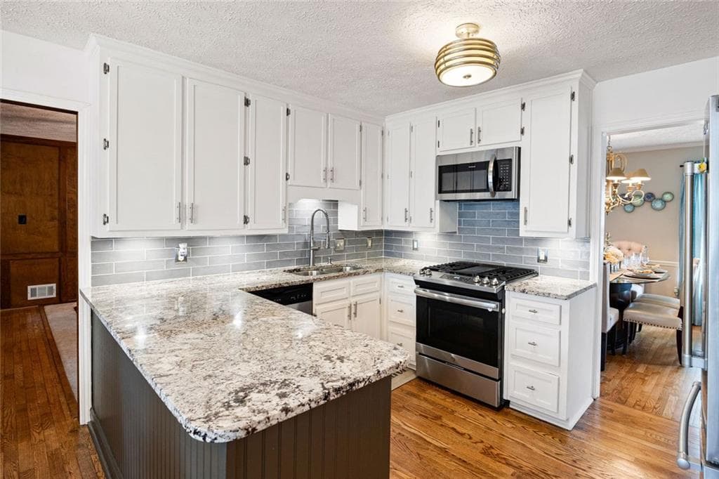 4 bedroom, 3 bathroom, 2,972 sq ft single family residence under contract at 4544 Queen Anne Court, Mableton, GA 30126 — photo 8