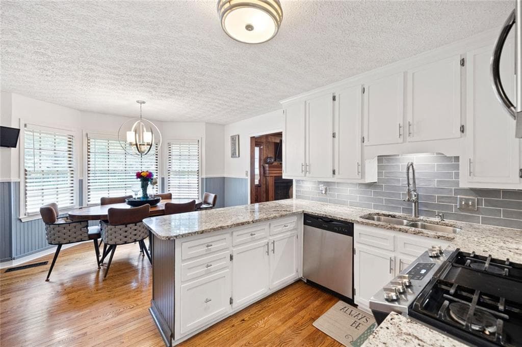 4 bedroom, 3 bathroom, 2,972 sq ft single family residence under contract at 4544 Queen Anne Court, Mableton, GA 30126 — photo 9