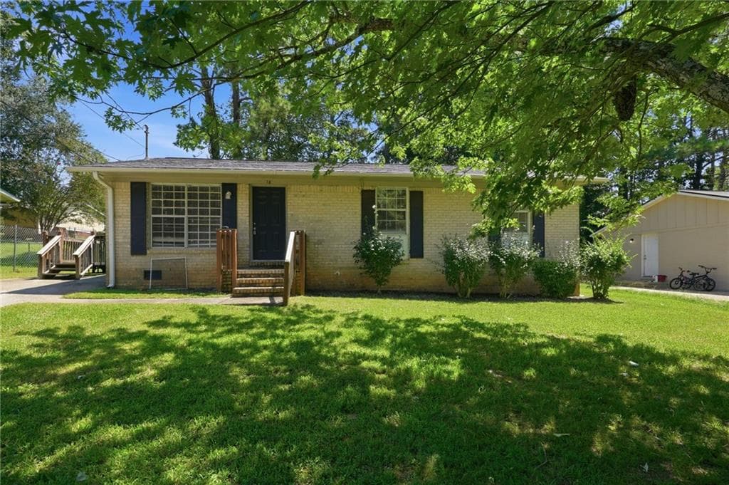 3 bedroom, 2 bathroom, 1,184 sq ft single family residence for sale at 18 Westgate Park Drive, Newnan, GA 30263