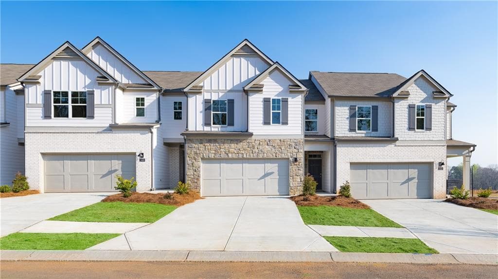 3 bedroom, 3 bathroom, 2,026 sq ft townhouse for sale at 4820 Guava Trace, Acworth, GA 30101