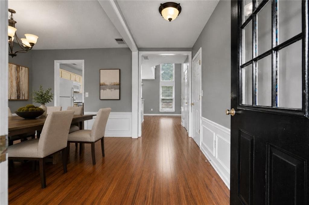 3 bedroom, 3 bathroom, 1,870 sq ft single family residence for sale at 320 Treyford Court, Johns Creek, GA 30005 — photo 5