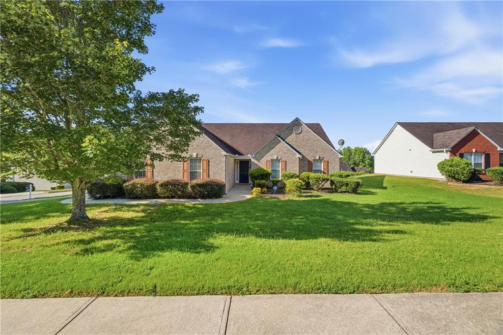 3 bedroom, 2 bathroom, 1,641 sq ft single family residence for sale at 2230 Blue Ridge Lane, Conyers, GA 30012 — photo 1 of 26