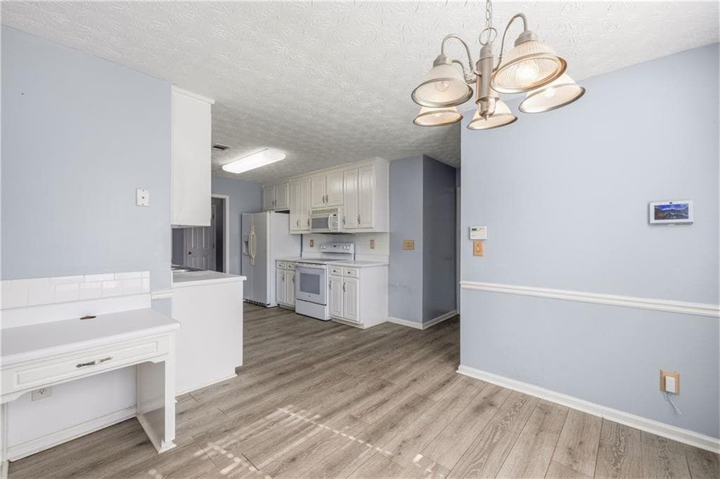 3 bedroom, 2 bathroom, 1,641 sq ft single family residence for sale at 2230 Blue Ridge Lane, Conyers, GA 30012 — photo 9