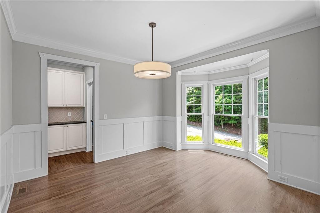 5 bedroom, 5 bathroom, 4,994 sq ft single family residence for sale at 690 Big Bend Trail Road, Sugar Hill, GA 30518 — photo 9