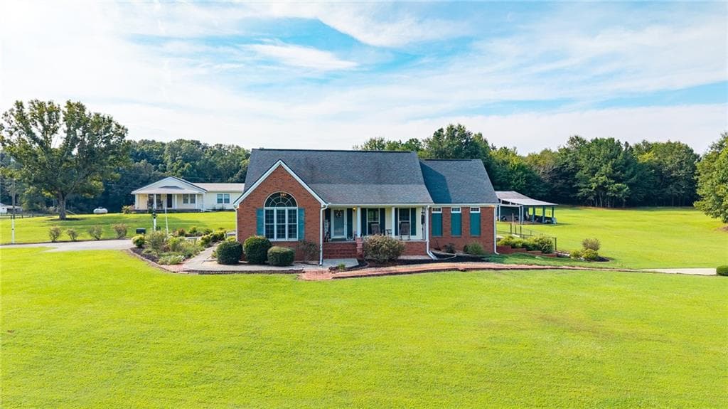 3 bedroom, 4 bathroom, 3,010 sq ft single family residence for sale at 1389 Boone Ford Road, Calhoun, GA 30701 — photo 2