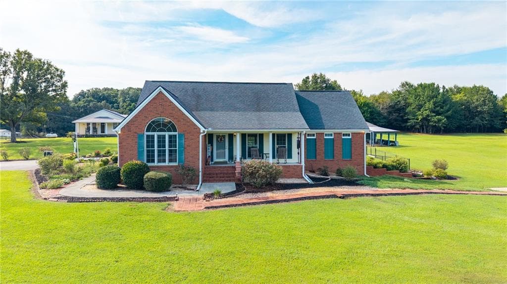 3 bedroom, 4 bathroom, 3,010 sq ft single family residence for sale at 1389 Boone Ford Road, Calhoun, GA 30701 — photo 3