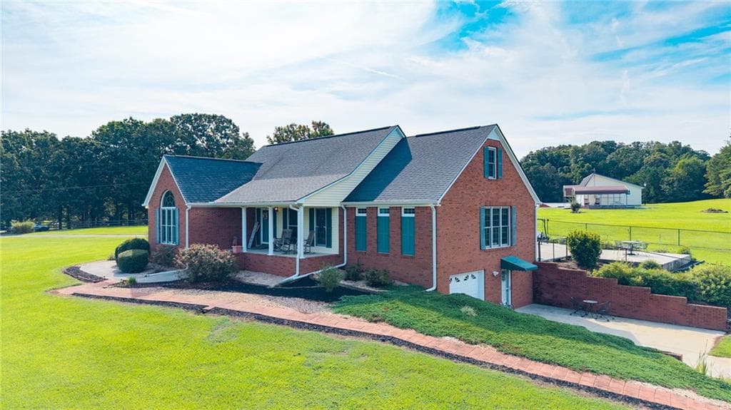 3 bedroom, 4 bathroom, 3,010 sq ft single family residence for sale at 1389 Boone Ford Road, Calhoun, GA 30701 — photo 4