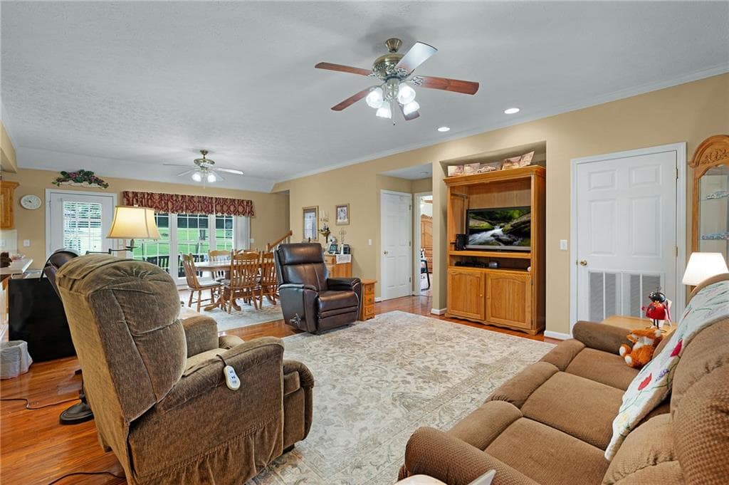 3 bedroom, 4 bathroom, 3,010 sq ft single family residence for sale at 1389 Boone Ford Road, Calhoun, GA 30701 — photo 9