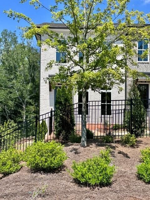 4 bedroom, 4 bathroom, 2,400 sq ft townhouse under contract at 502 Whatton Road 1, Johns Creek, GA 30022 — photo 3