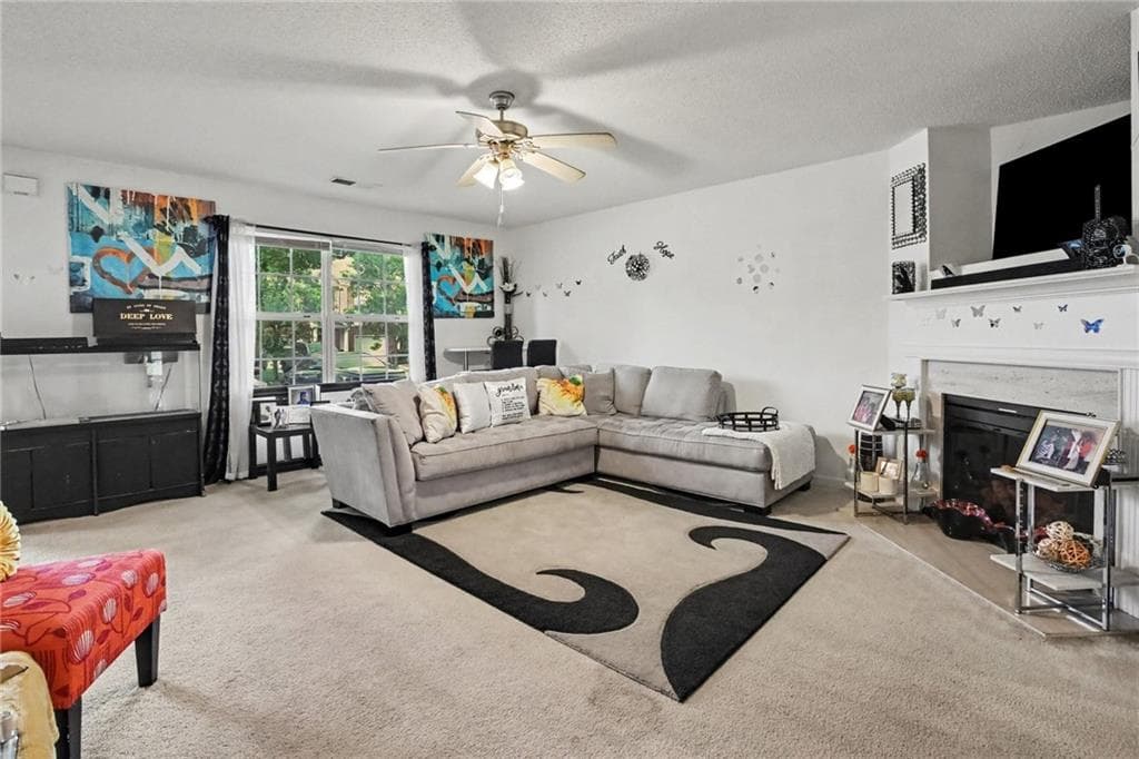 2 bedroom, 3 bathroom, 1,280 sq ft townhouse for sale at 1763 Fielding Way, Hampton, GA 30228 — photo 2