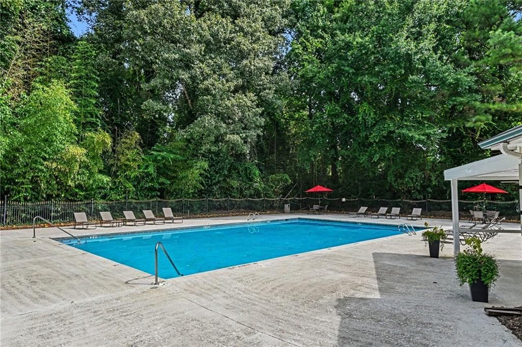2 bedroom, 2 bathroom, 1,504 sq ft condominium for sale at 3113 Pine Heights Drive, Atlanta, GA 30324 — photo 2