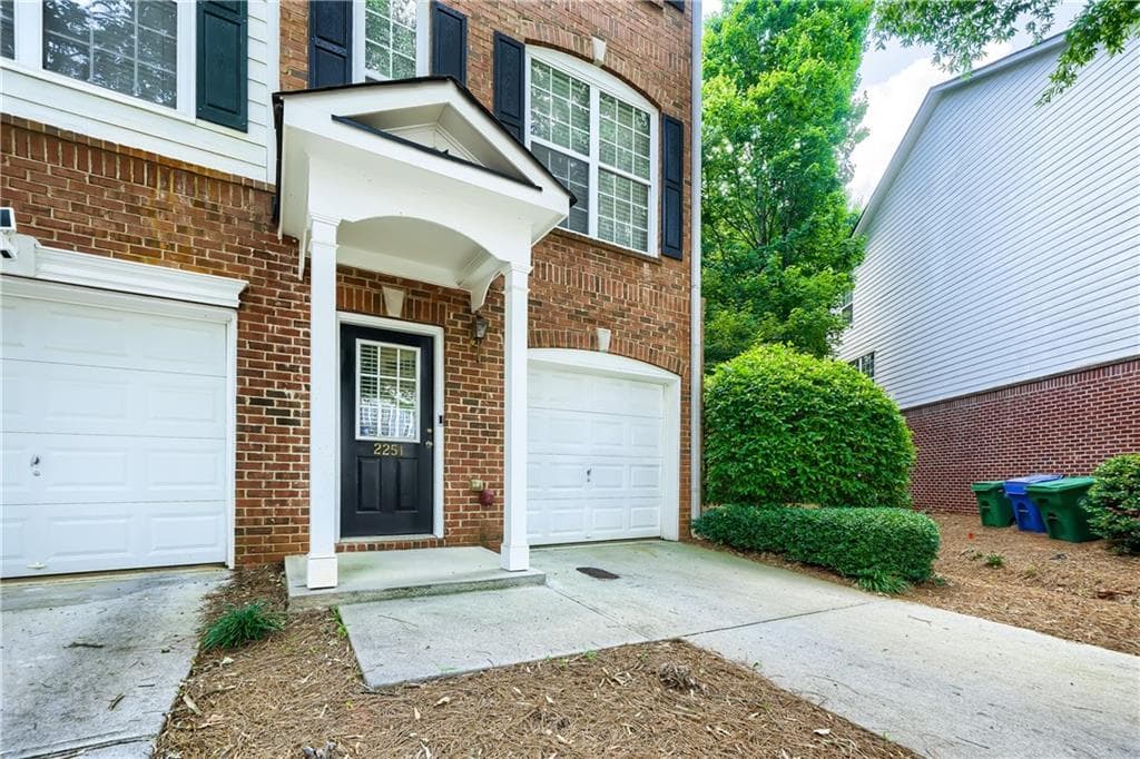 2 bedroom, 3 bathroom, 1,184 sq ft townhouse under contract at 2251 Dillard Crossing, Tucker, GA 30084