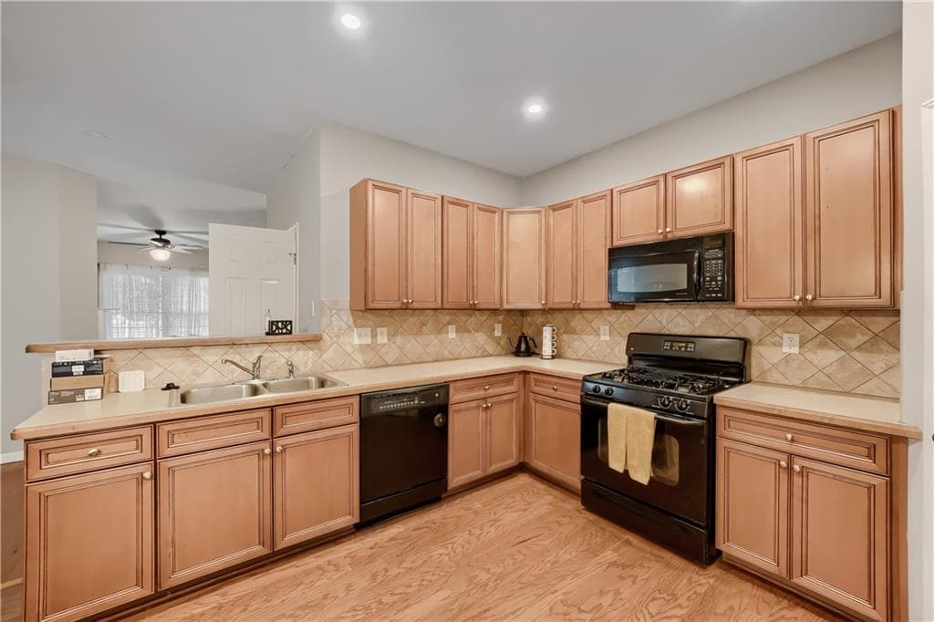 2 bedroom, 3 bathroom, 1,184 sq ft townhouse under contract at 2251 Dillard Crossing, Tucker, GA 30084 — photo 8