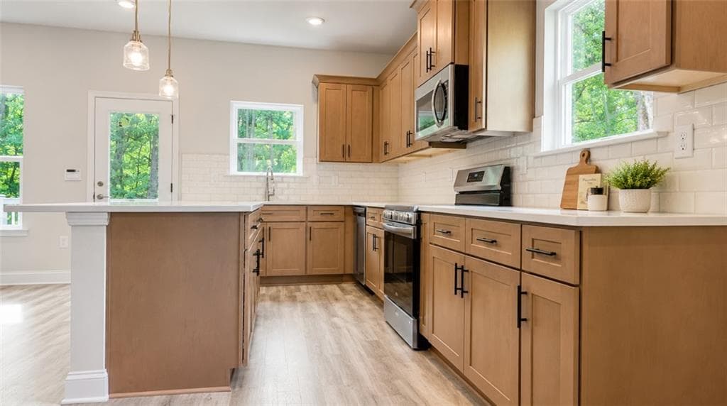 6 bedroom, 5 bathroom, 3,681 sq ft single family residence for sale at 646 Bald Ridge Circle, Demorest, GA 30535 — photo 6