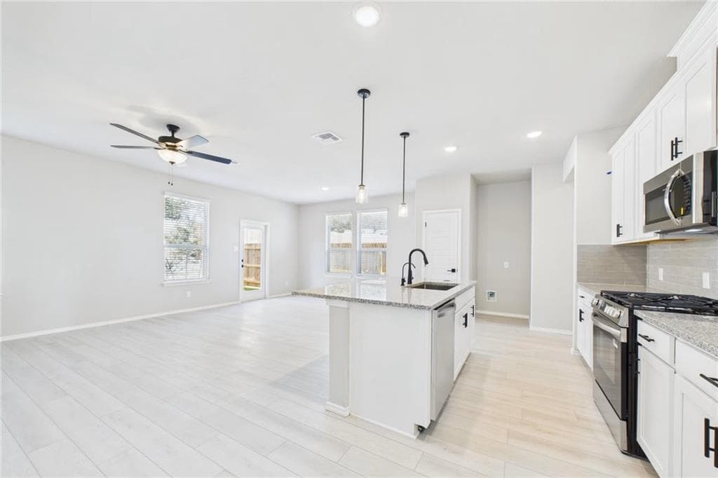 3 bedroom, 3 bathroom, 1,817 sq ft single family residence for sale at 301 Greene Farm Trail, Cartersville, GA 30120 — photo 5