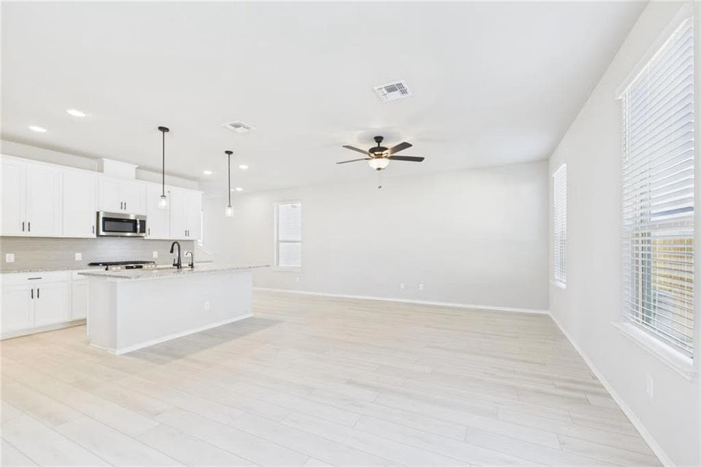 3 bedroom, 3 bathroom, 1,817 sq ft single family residence for sale at 301 Greene Farm Trail, Cartersville, GA 30120 — photo 6