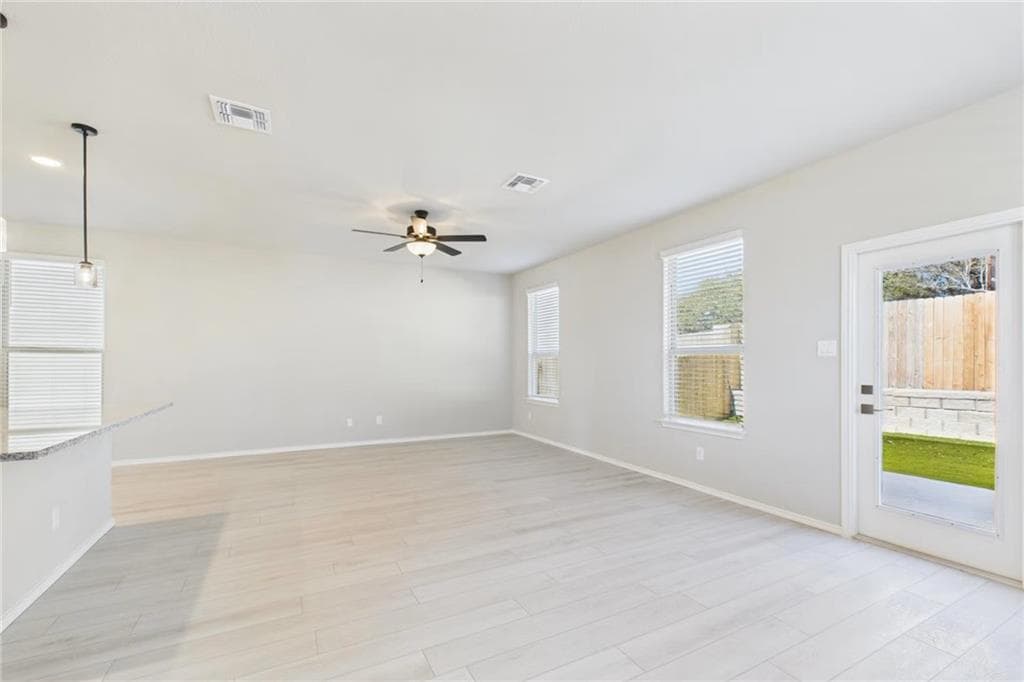 3 bedroom, 3 bathroom, 1,817 sq ft single family residence for sale at 301 Greene Farm Trail, Cartersville, GA 30120 — photo 7