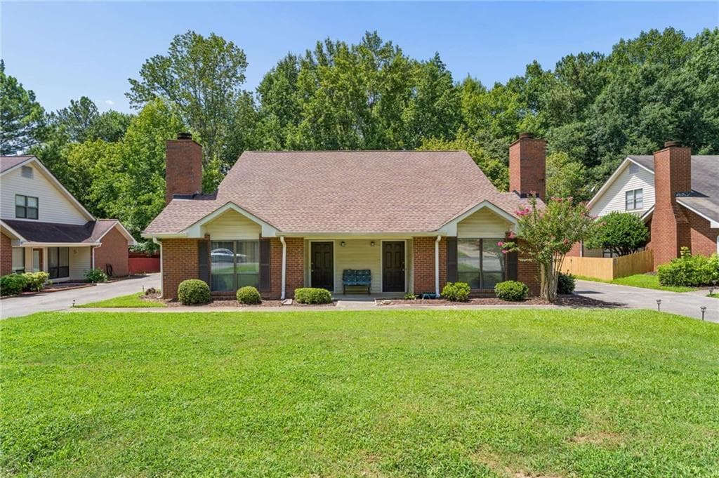 duplex under contract at 502 Plymouth Lane, Alpharetta, GA 30009