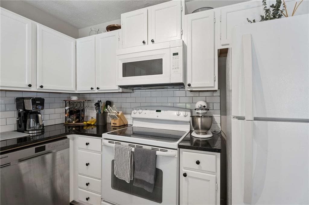duplex under contract at 502 Plymouth Lane, Alpharetta, GA 30009 — photo 10