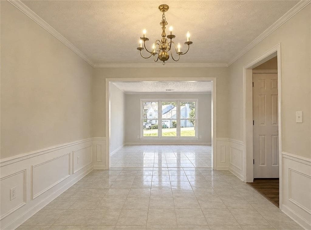 4 bedroom, 3 bathroom, 2,014 sq ft single family residence under contract at 2002 Chivalry Court, Lawrenceville, GA 30044 — photo 7