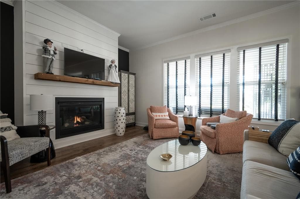 2 bedroom, 3 bathroom, 2,051 sq ft single family residence for rent at 729 Glenside Drive, Jefferson, GA 30549 for $1,975 a month — photo 4