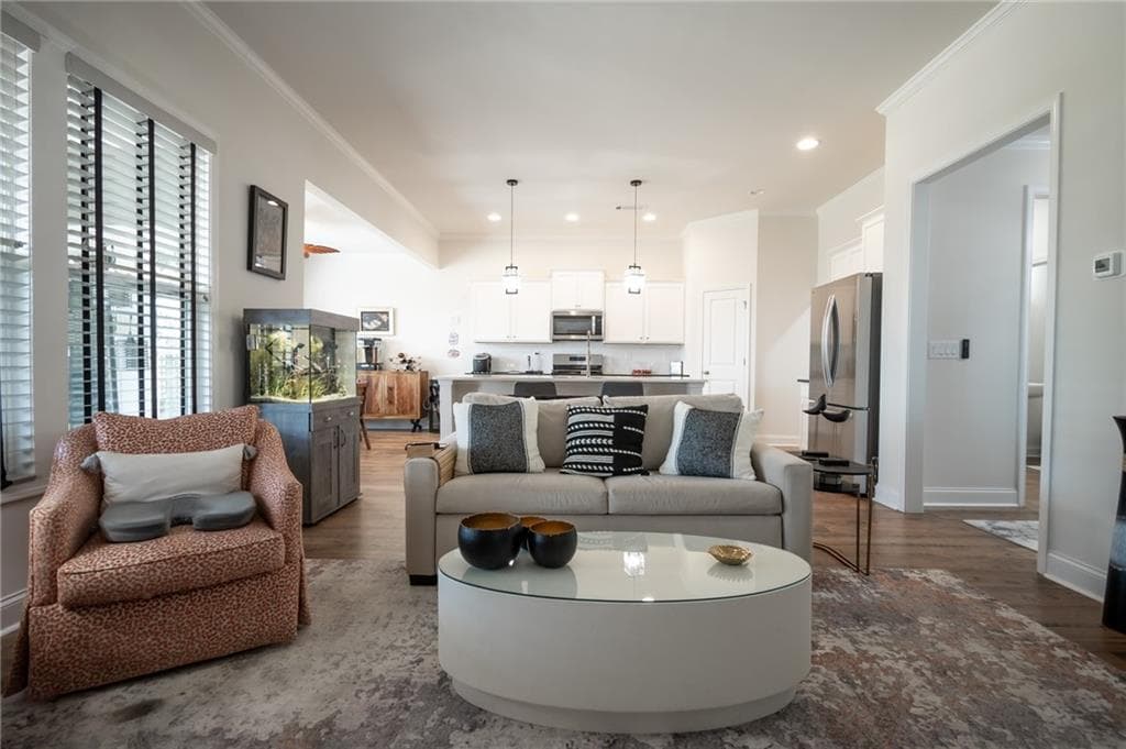 2 bedroom, 3 bathroom, 2,051 sq ft single family residence for rent at 729 Glenside Drive, Jefferson, GA 30549 for $1,975 a month — photo 6
