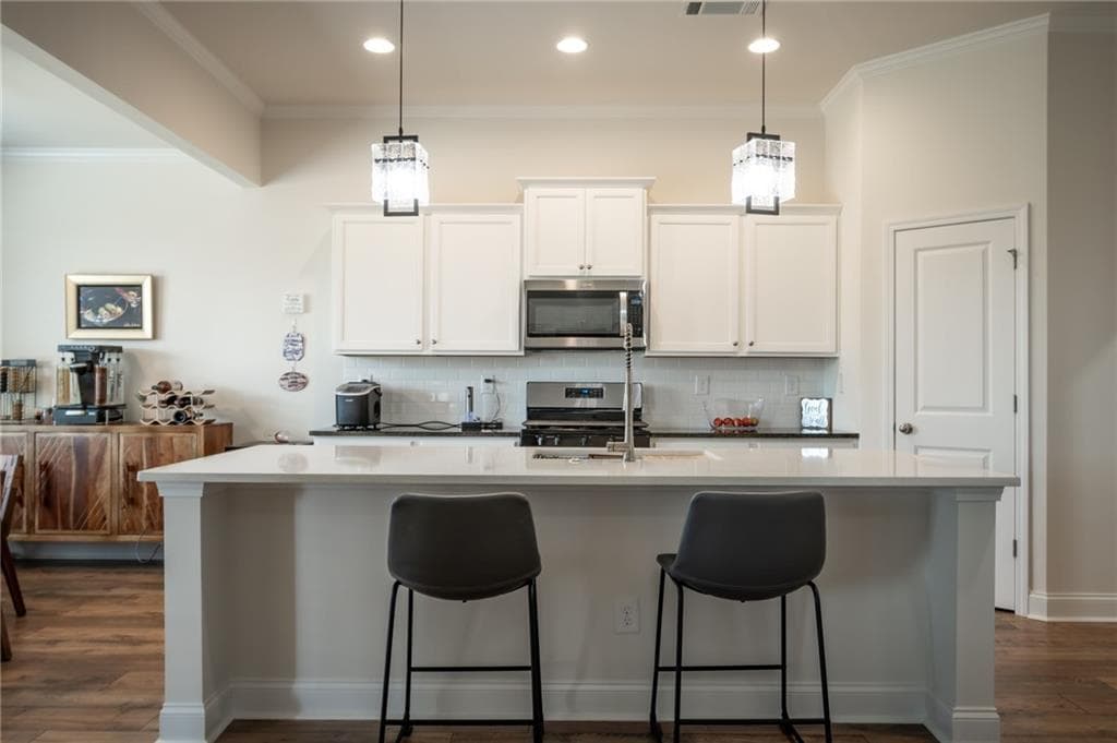 2 bedroom, 3 bathroom, 2,051 sq ft single family residence for rent at 729 Glenside Drive, Jefferson, GA 30549 for $1,975 a month — photo 9