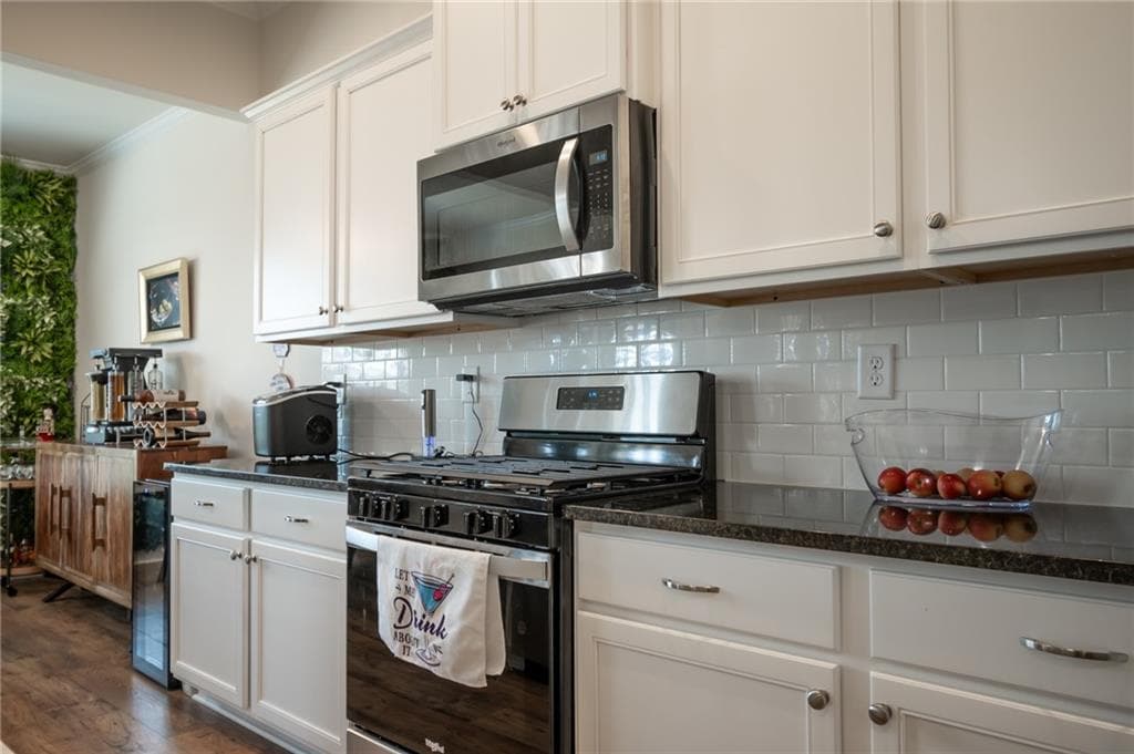 2 bedroom, 3 bathroom, 2,051 sq ft single family residence for rent at 729 Glenside Drive, Jefferson, GA 30549 for $1,975 a month — photo 10