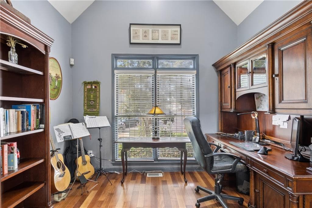 4 bedroom, 4 bathroom, 2,170 sq ft single family residence for sale at 3410 Rose Arbor Court, Atlanta, GA 30340 — photo 8