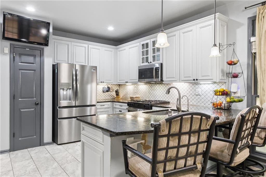 4 bedroom, 4 bathroom, 2,170 sq ft single family residence for sale at 3410 Rose Arbor Court, Atlanta, GA 30340 — photo 10