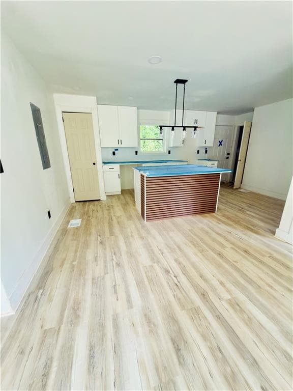 4 bedroom, 2 bathroom, 1,138 sq ft single family residence for sale at 1101 Isa Drive, Atlanta, GA 30315 — photo 3