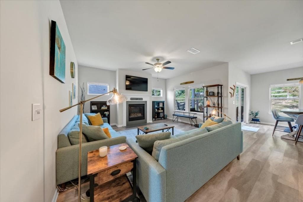 4 bedroom, 3 bathroom, 2,174 sq ft single family residence under contract at 318 Denali Butte Terrace, Canton, GA 30114 — photo 4