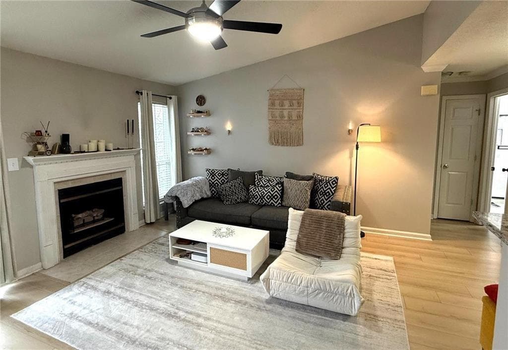 2 bedroom, 2 bathroom, 1,032 sq ft condominium for sale at 324 Granville Court, Sandy Springs, GA 30328 — photo 3