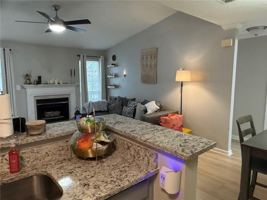 2 bedroom, 2 bathroom, 1,032 sq ft condominium for sale at 324 Granville Court, Sandy Springs, GA 30328 — photo 8