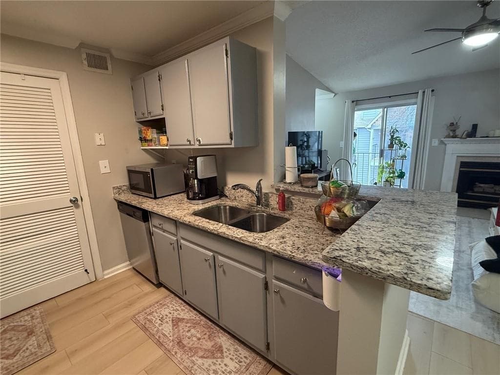 2 bedroom, 2 bathroom, 1,032 sq ft condominium for sale at 324 Granville Court, Sandy Springs, GA 30328 — photo 9