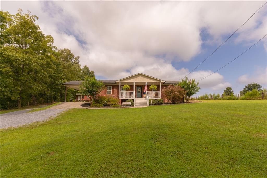 3 bedroom, 2 bathroom, 1,431 sq ft single family residence under contract at 3789 Collard Valley Road, Cedartown, GA 30125 — photo 5