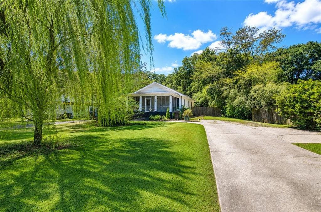 2 bedroom, 1 bathroom, 1,036 sq ft home for sale at 219 Etowah Drive, Cartersville, GA