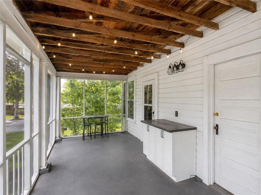 2 bedroom, 1 bathroom, 1,036 sq ft single family residence for sale at 219 Etowah Drive, Cartersville, GA 30120 — photo 6