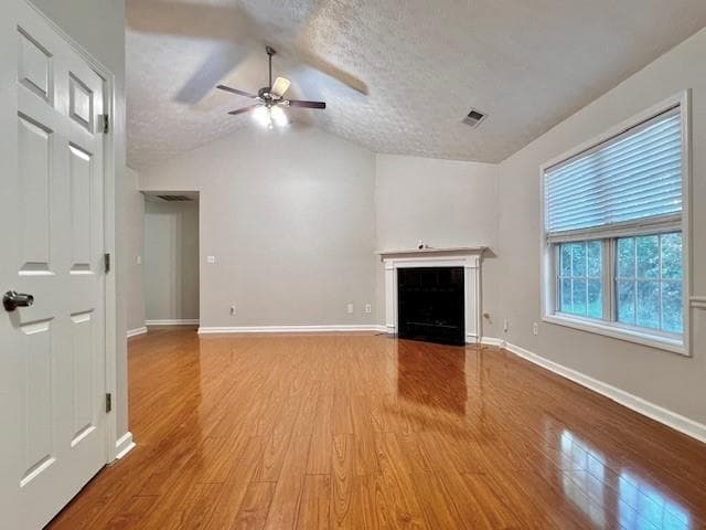 4 bedroom, 2 bathroom, 1,742 sq ft single family residence for rent at 327 Lee Miller Drive 327, Suwanee, GA 30024 for $2,295 a month — photo 5