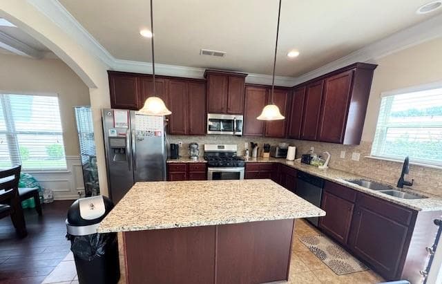 5 bedroom, 3 bathroom, 2,744 sq ft single family residence under contract at 4163 Potomac Walk Court, Loganville, GA 30052 — photo 10