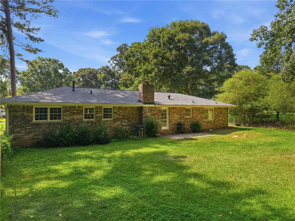 3 bedroom, 2 bathroom, 1,512 sq ft single family residence for sale at 886 Oakhill Court, Stone Mountain, GA 30087 — photo 9