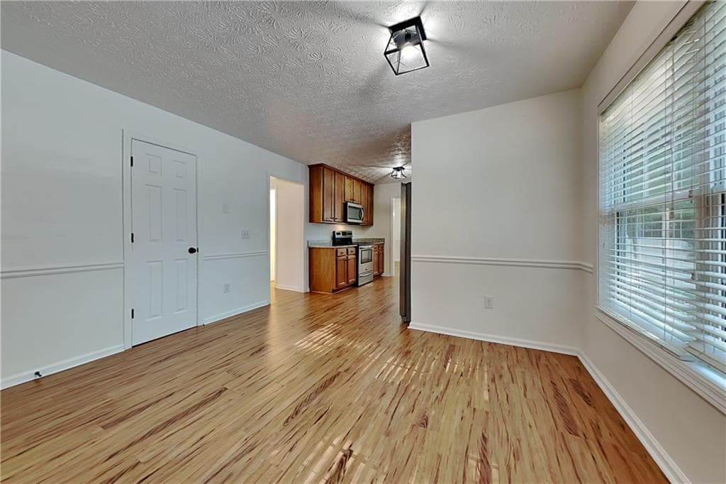 5 bedroom, 3 bathroom, 2,690 sq ft single family residence for rent at 3194 Watson Meadow Lane, Loganville, GA 30052 for $2,440 a month — photo 6