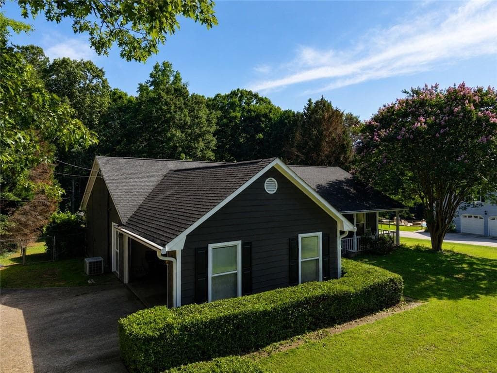 3 bedroom, 2 bathroom, 1,817 sq ft single family residence for sale at 180 Valley Brook Trail, Jonesboro, GA 30238 — photo 2