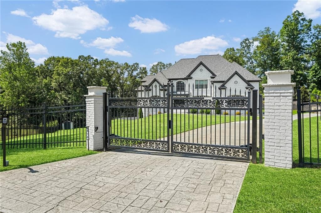 7 bedroom, 7 bathroom, 6,970 sq ft single family residence for sale at 376 Lum Crowe Road, Roswell, GA 30075